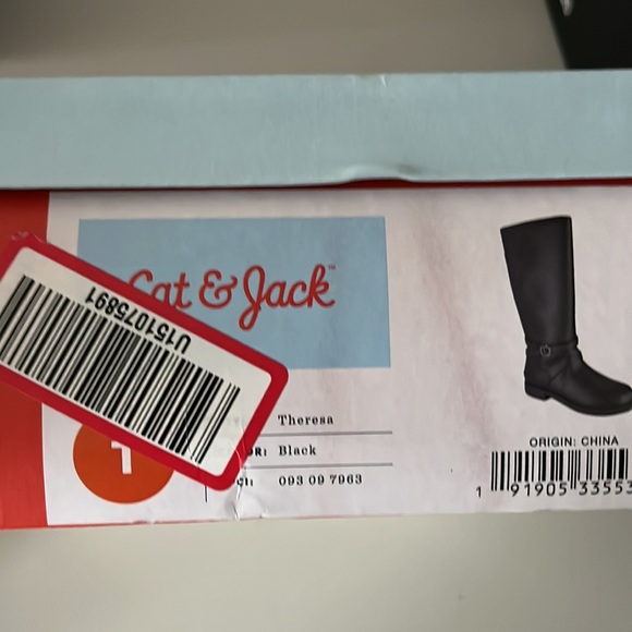 Girls tall boots, size 1, zip up side - Picture 4 of 5